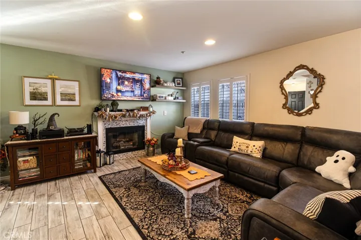 16414 Empire Lakes Court, Fontana, California 92336