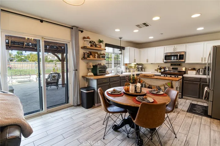16414 Empire Lakes Court, Fontana, California 92336