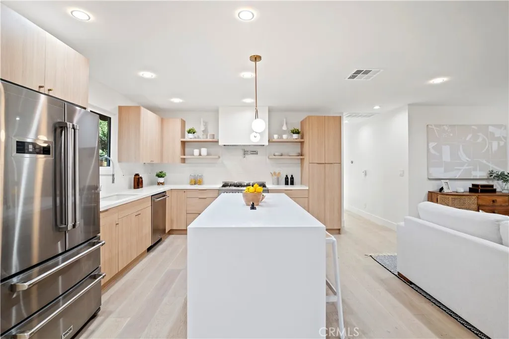 400 E Calaveras Street, Altadena, California 91001 home-pic-11