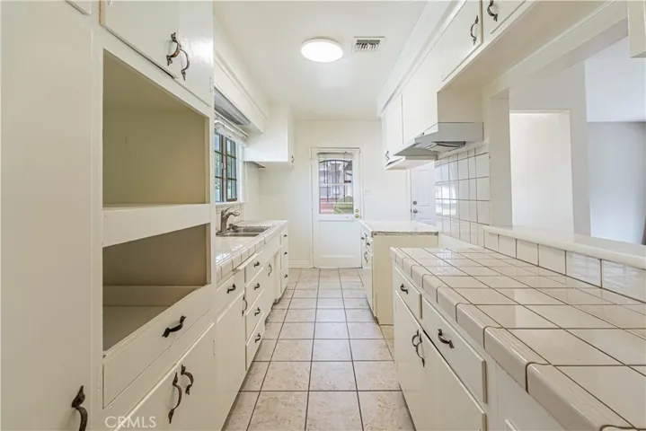 8738 Michigan Avenue, Whittier, California 90605