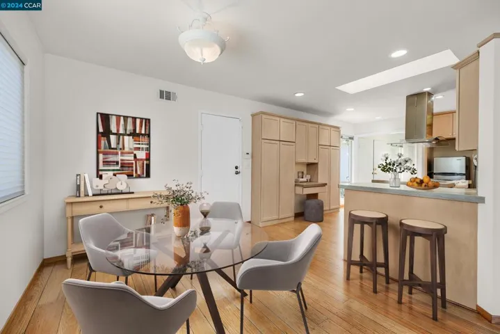 Kitchen and Breakfast Area