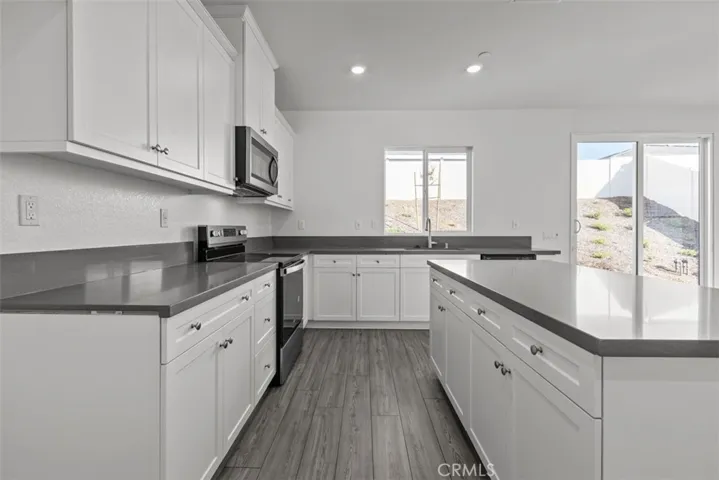 7556 Nectarsweet Drive, Riverside, California 92507