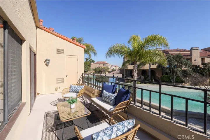 16476 Bordeaux Lane 214, Huntington Beach, California 92649