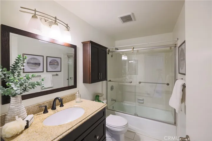 16476 Bordeaux Lane 214, Huntington Beach, California 92649