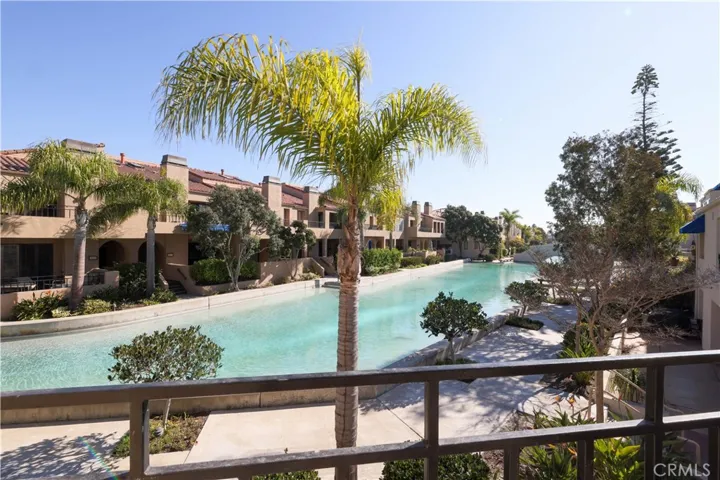 16476 Bordeaux Lane 214, Huntington Beach, California 92649