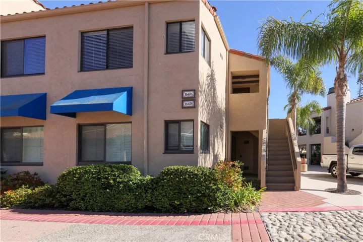 16476 Bordeaux Lane 214, Huntington Beach, California 92649