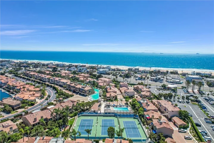 16476 Bordeaux Lane 214, Huntington Beach, California 92649