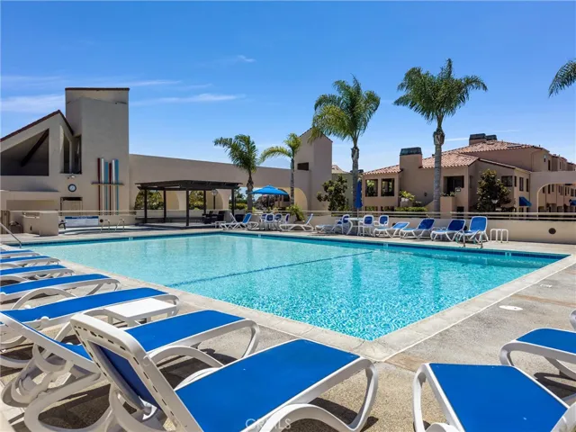 ASSOCIATION HEATED POOL