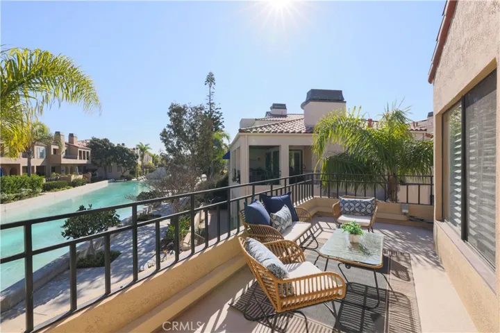 16476 Bordeaux Lane 214, Huntington Beach, California 92649