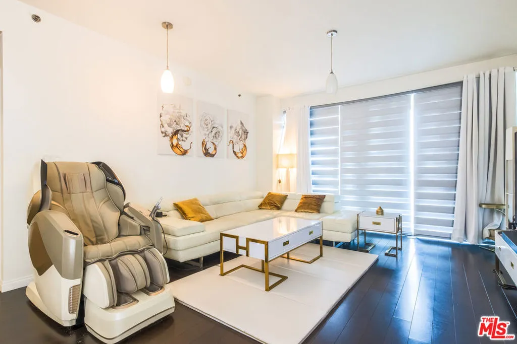 3785 Wilshire Boulevard 805, Los Angeles, California 90010 home-pic-11