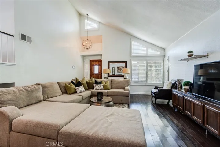 445 Yellowstone Circle, Corona, California 92879