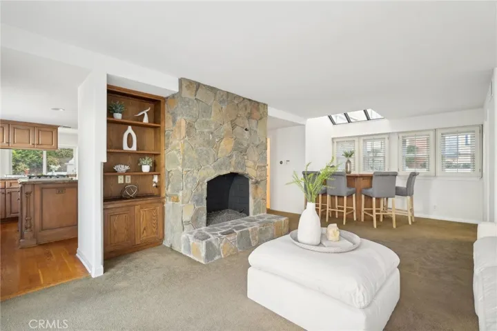 6 Village Circle, Manhattan Beach, California 90266