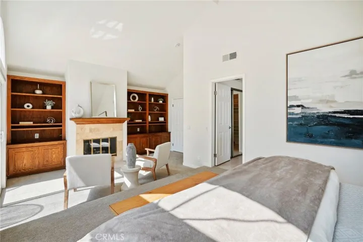 6 Village Circle, Manhattan Beach, California 90266