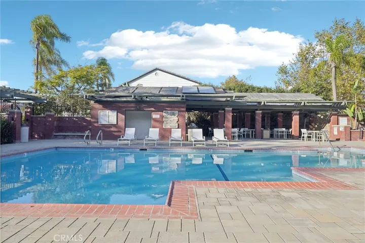 6 Village Circle, Manhattan Beach, California 90266