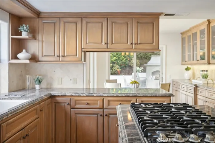 6 Village Circle, Manhattan Beach, California 90266