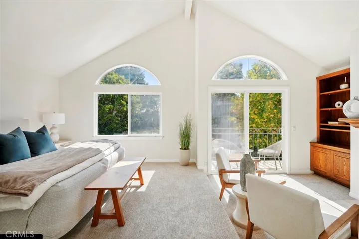 6 Village Circle, Manhattan Beach, California 90266