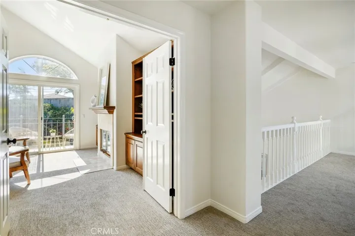 6 Village Circle, Manhattan Beach, California 90266