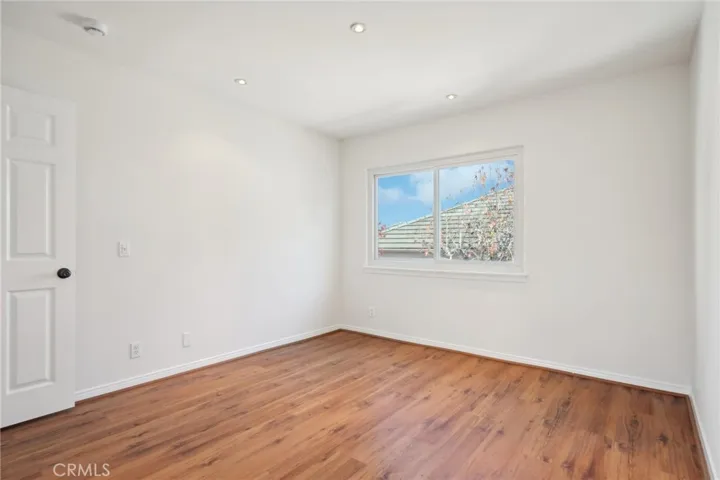 6 Village Circle, Manhattan Beach, California 90266