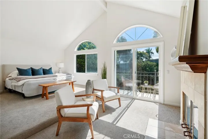 6 Village Circle, Manhattan Beach, California 90266