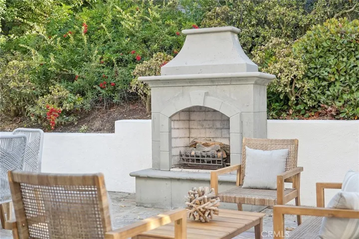 6 Village Circle, Manhattan Beach, California 90266