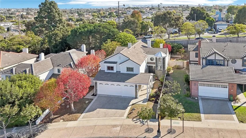 6 Village Circle, Manhattan Beach, California 90266