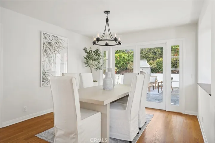 6 Village Circle, Manhattan Beach, California 90266