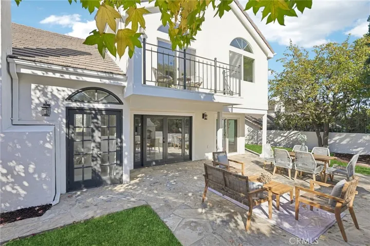 6 Village Circle, Manhattan Beach, California 90266