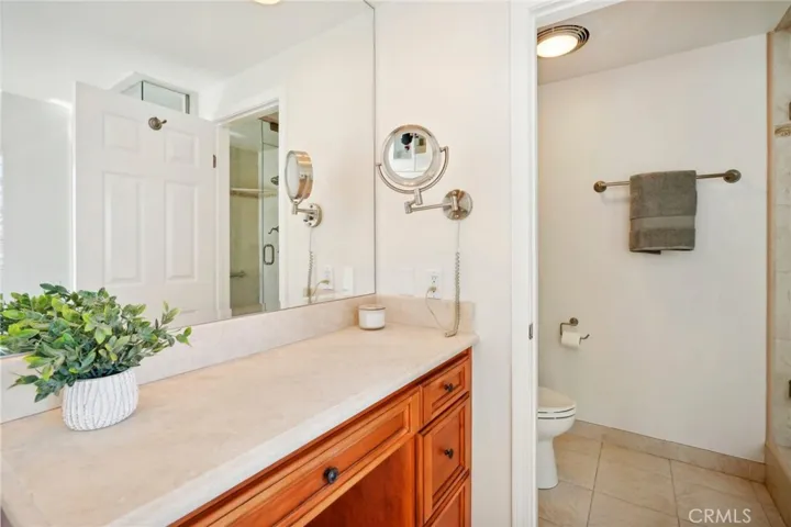 6 Village Circle, Manhattan Beach, California 90266