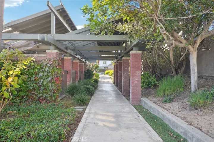 6 Village Circle, Manhattan Beach, California 90266