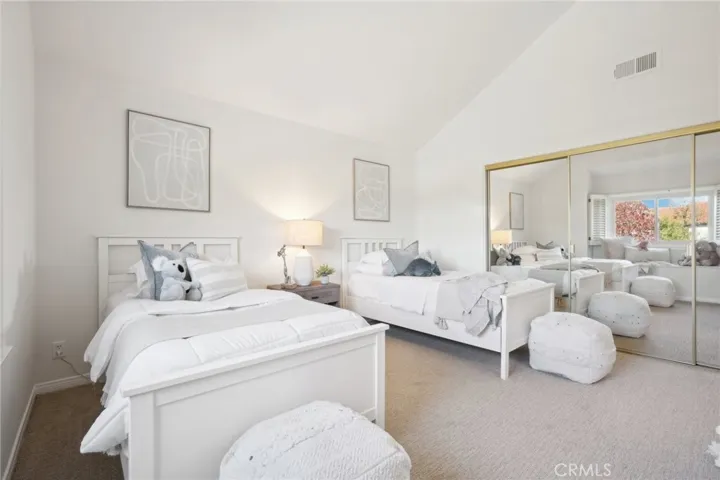 6 Village Circle, Manhattan Beach, California 90266