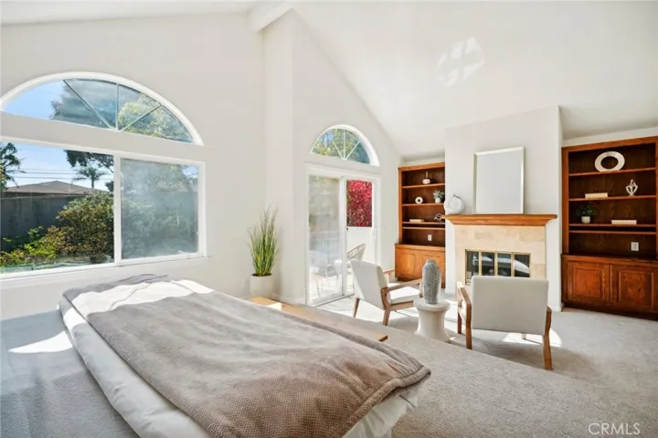 6 Village Circle, Manhattan Beach, California 90266