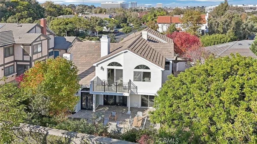 6 Village Circle, Manhattan Beach, California 90266