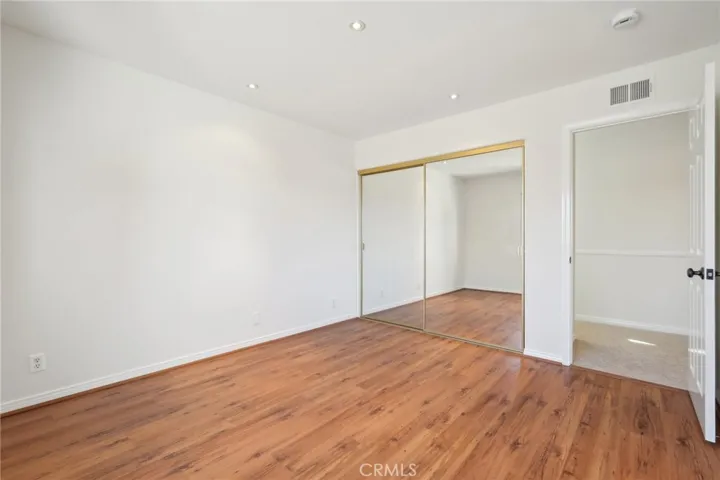 6 Village Circle, Manhattan Beach, California 90266