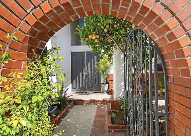 22802 Buendia, Mission Viejo, California 92691