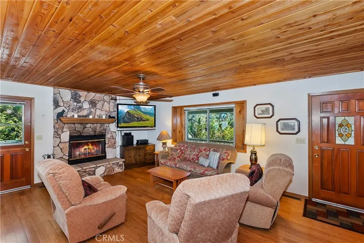 118 Moreno Lane, Sugarloaf, California 92386