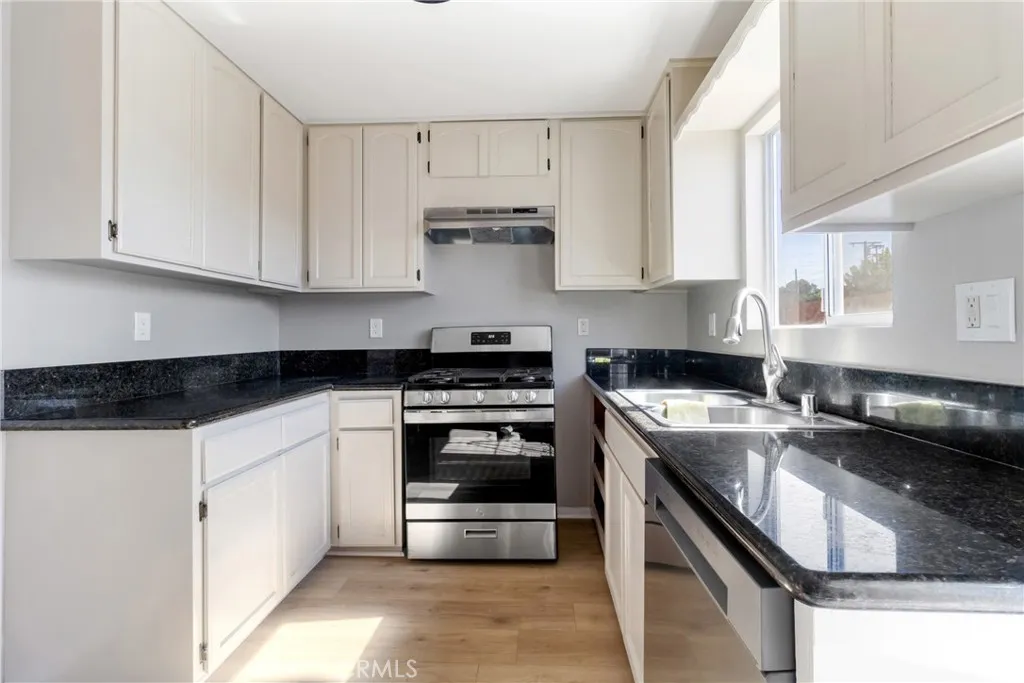 21452 Vera Street, Carson, California 90745 home-pic-14