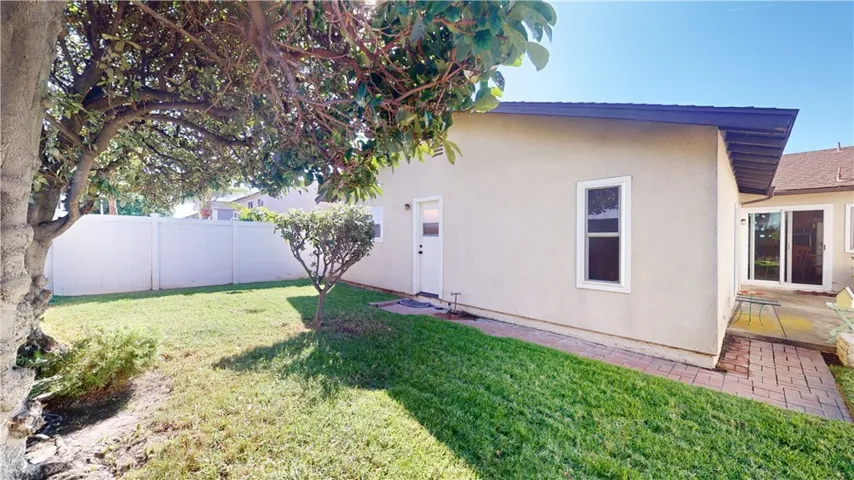 17734 San Candelo Street, Fountain Valley, California 92708