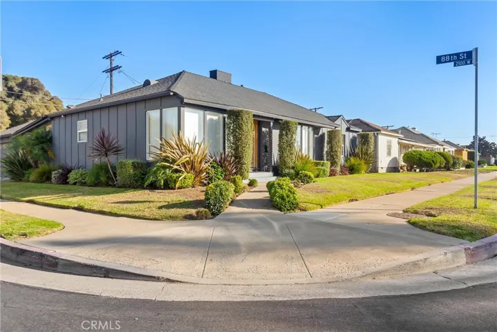 8800 S Van Ness Avenue, Los Angeles, California 90047