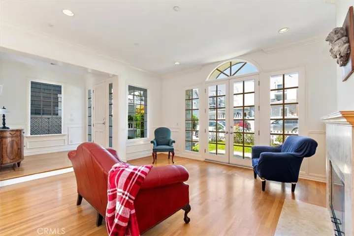 216 Morningside Drive, Manhattan Beach, California 90266