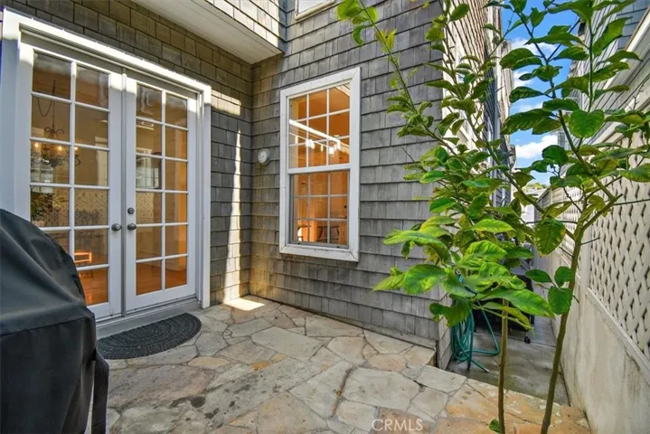 216 Morningside Drive, Manhattan Beach, California 90266