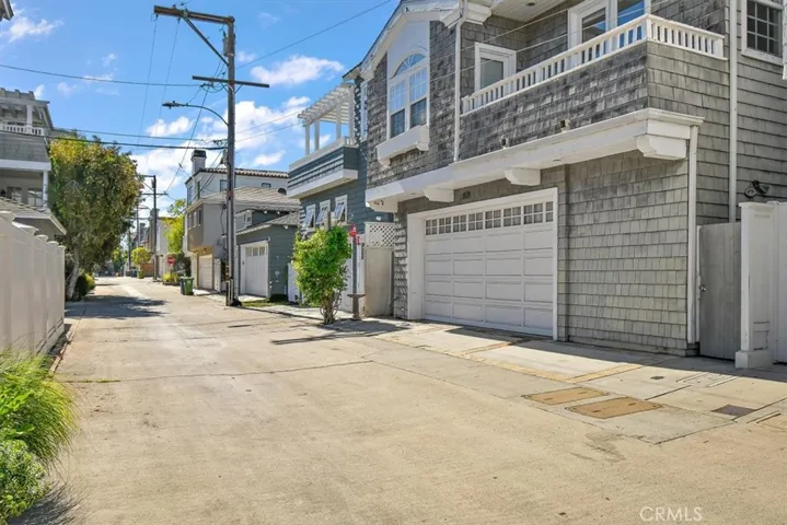 216 Morningside Drive, Manhattan Beach, California 90266