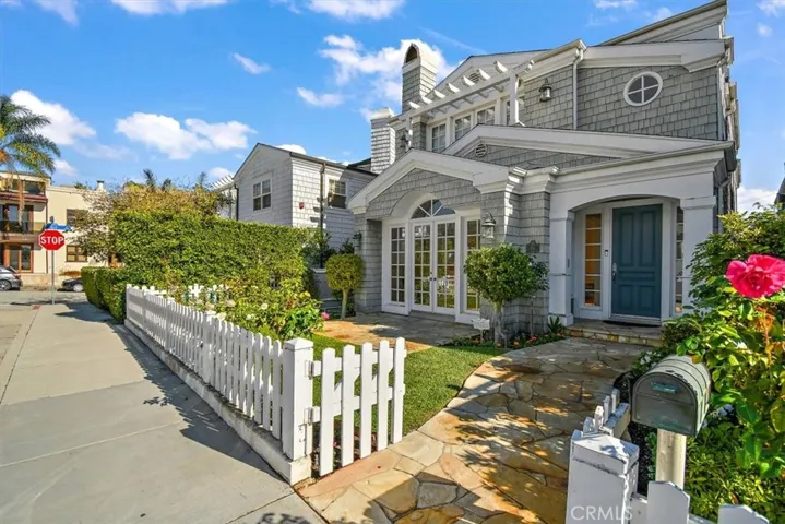 216 Morningside Drive, Manhattan Beach, California 90266