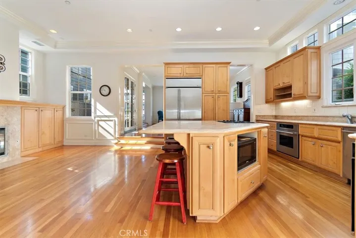 216 Morningside Drive, Manhattan Beach, California 90266