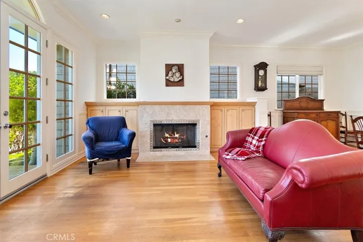 216 Morningside Drive, Manhattan Beach, California 90266