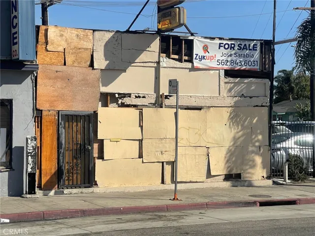 10322 Hawthorne Boulevard, Inglewood, California 90304