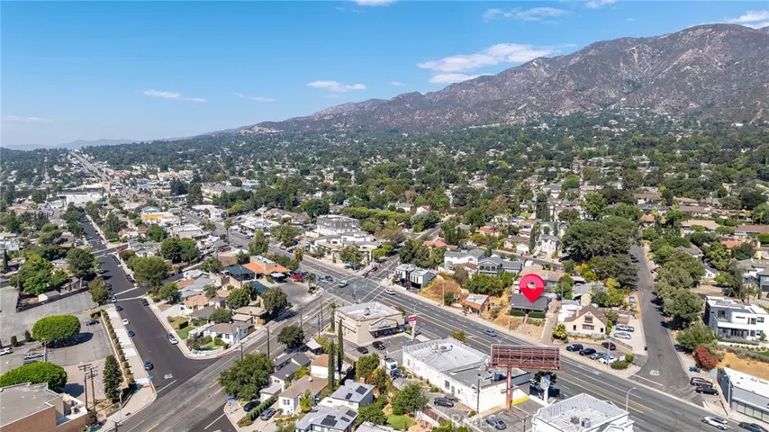 2757 Foothill Boulevard, La Crescenta, California 91214