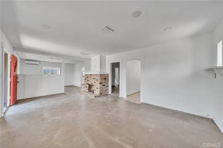 2757 Foothill Boulevard, La Crescenta, California 91214