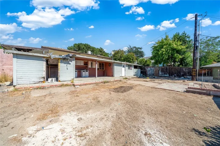 2757 Foothill Boulevard, La Crescenta, California 91214