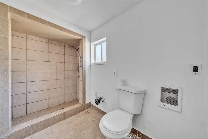 2757 Foothill Boulevard, La Crescenta, California 91214