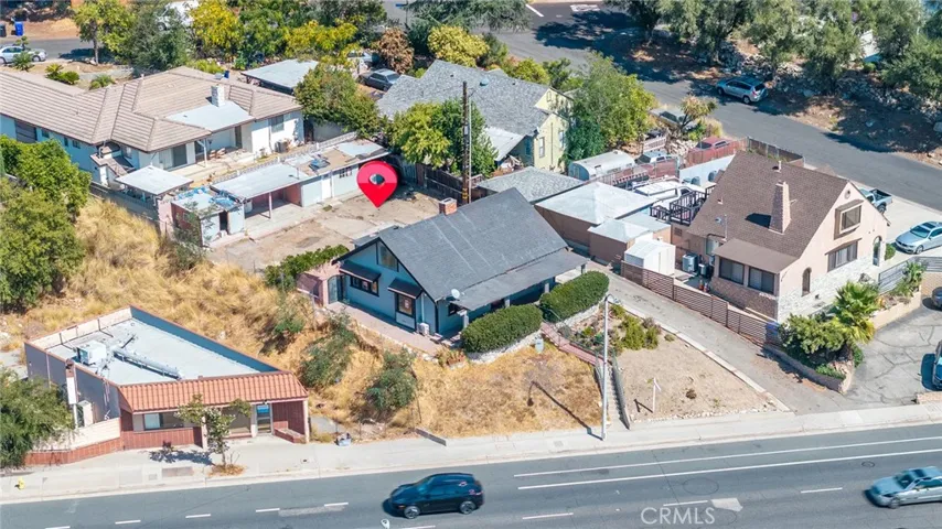 2757 Foothill Boulevard, La Crescenta, California 91214